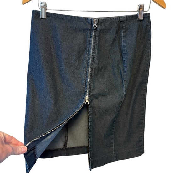 Halogen Denim Sleeveless Top & Skirt with Zipper Accent, Womens size Medium & 8 - Picture 8 of 11
